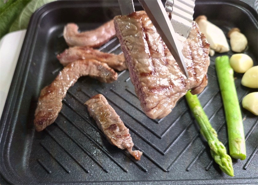 고기 먹기 좋게 자르기