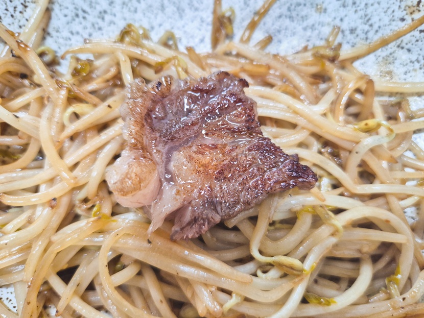 숙주나물과 함께 먹는 고기